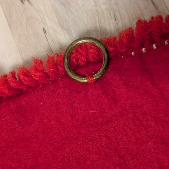 Vintage Latch Hook Christmas Stockings - Picture 3 of 8